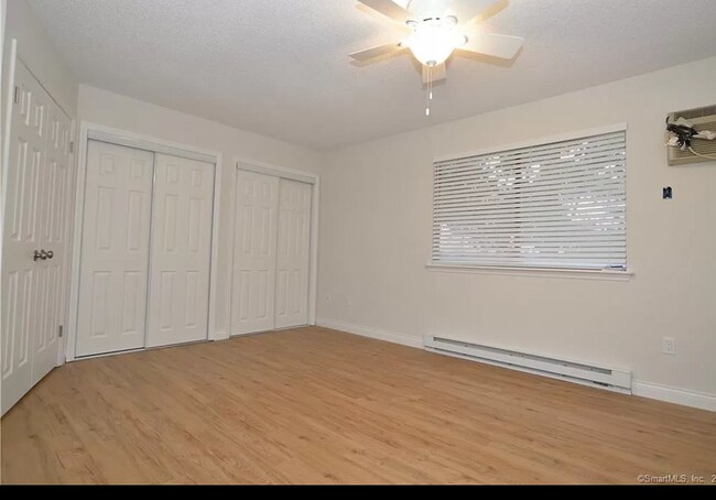 Master Bedroom - 157 Shelter Rock Rd