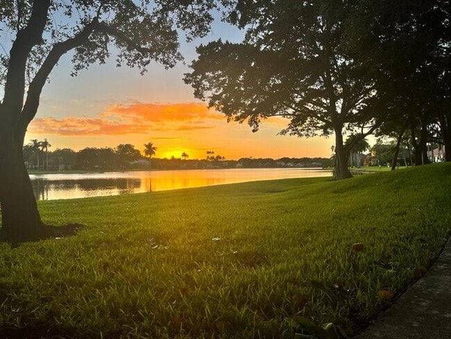 Building Photo - 1303 Seagrape Cir