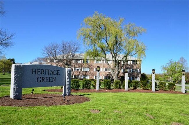Primary Photo - Bright and Spacious Corner Unit in North A...