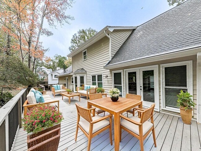 Building Photo - 63 Geraldine Dr SE