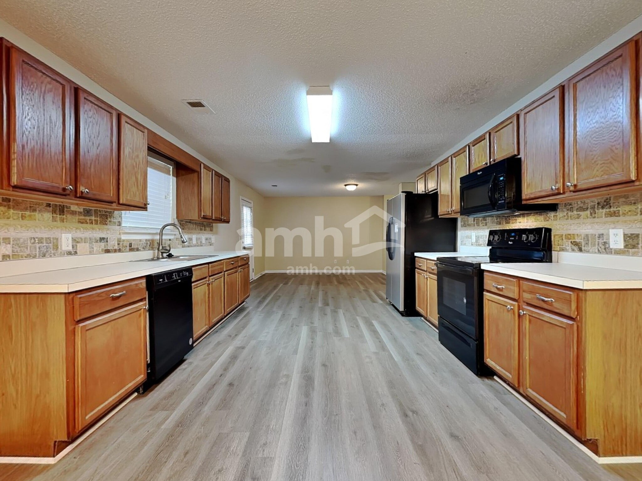 Building Photo - 1 Holly Springs Cir