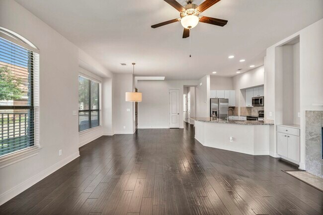 Building Photo - 307 Enclave Cir