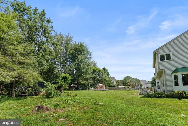 Building Photo - 10009 Puritan Way