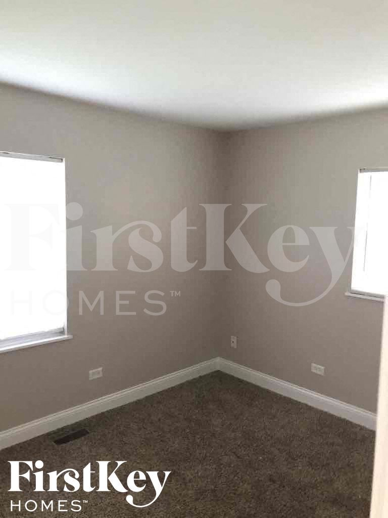 Building Photo - 430 E Clark St