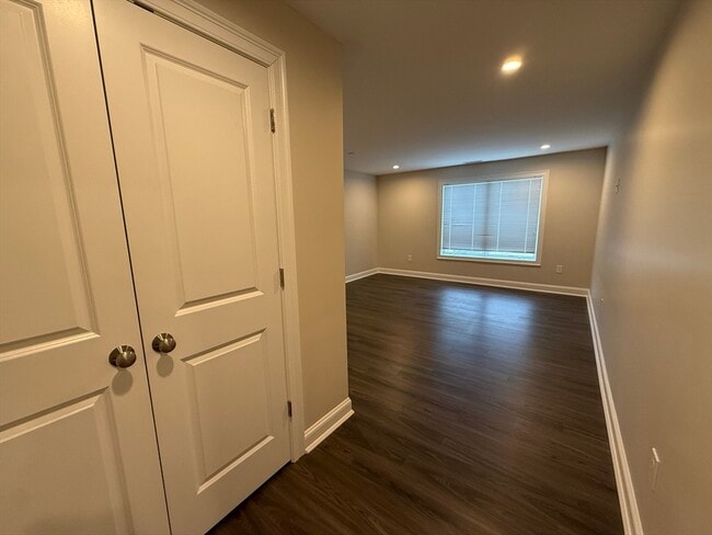 Building Photo - 918 Providence Hwy