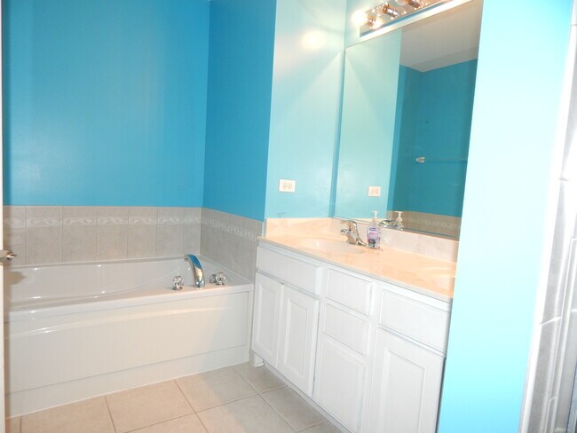 Building Photo - 5612 Wildspring Dr