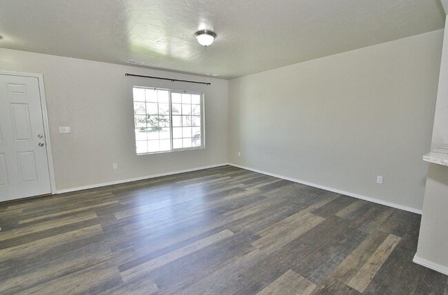 Building Photo - 769 S Beaver Creek Way