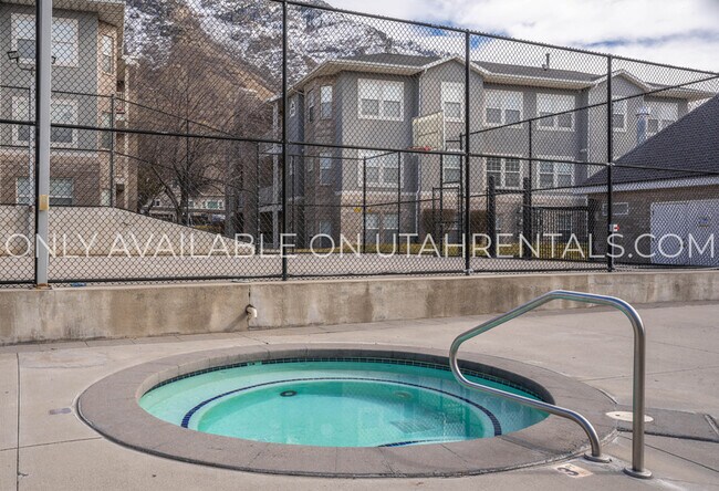 Building Photo - 331 Belmont Pl