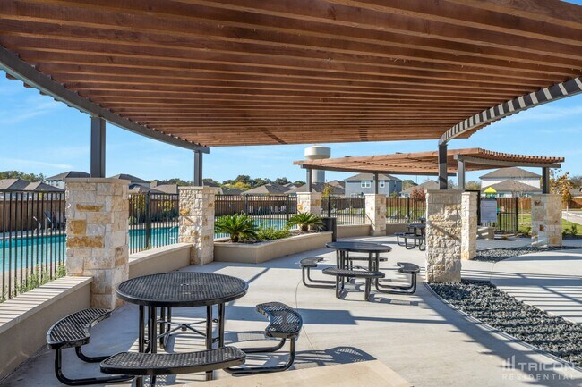 Building Photo - 13520 Paxton Blvd