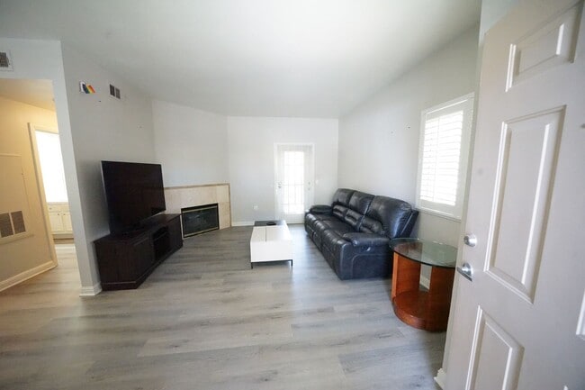 Building Photo - 5250 S Rainbow Blvd