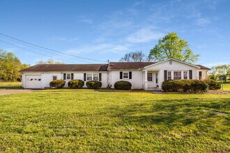 Building Photo - "Charming 3-Bedroom Haven with Spacious 2200 Sq Ft Layout in Lascassas, TN!"