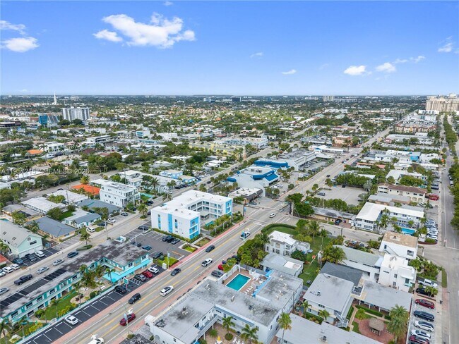 Building Photo - 4228 N Ocean Dr