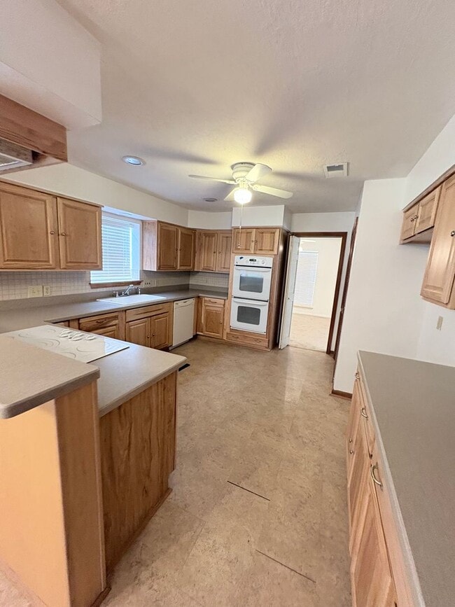 Building Photo - 22803 Trailwood Ln