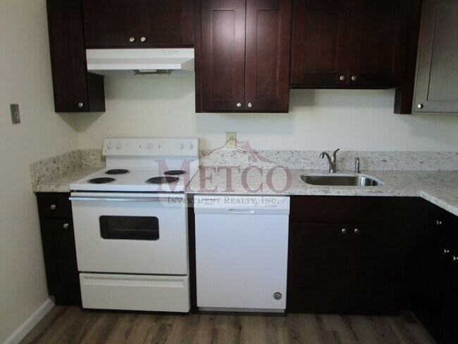 Building Photo - 548 S 42nd St