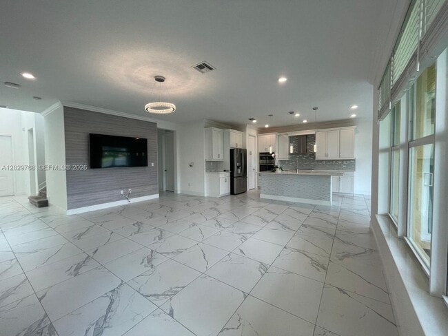 Building Photo - 3990 Pelicano Way