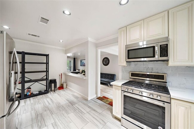 Building Photo - 4626 Verone St