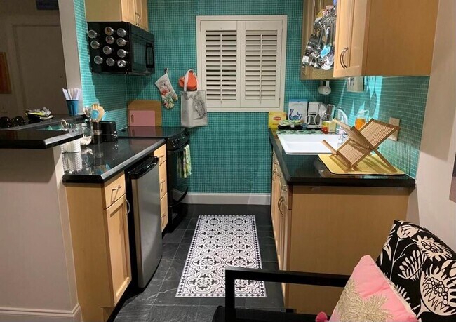 Building Photo - 30 S J St