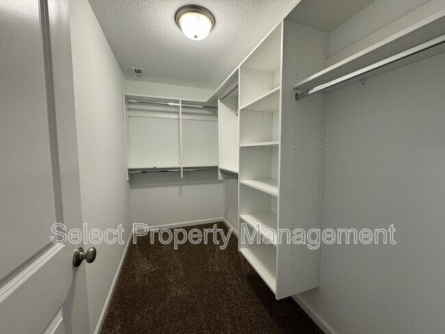 Building Photo - 8058 Haven Blvd