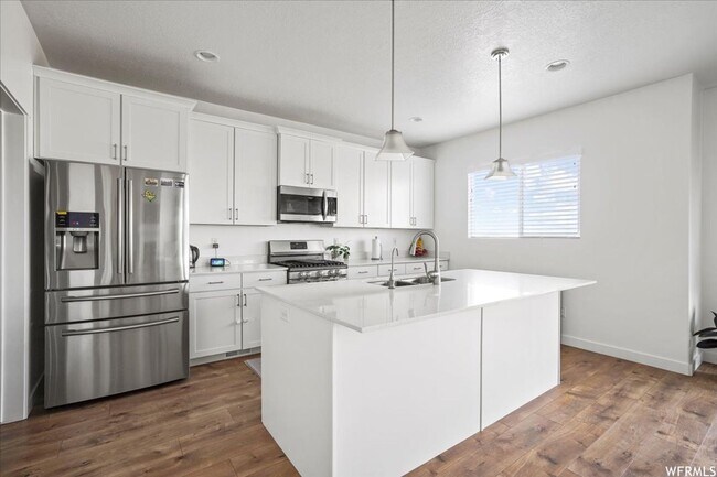 Building Photo - Gorgeous Home with unobstructed views in Herriman