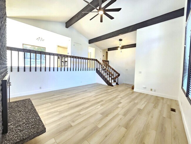 Building Photo - $2,995 - 5 Bed / 3 Bath Beautiful Home in ...