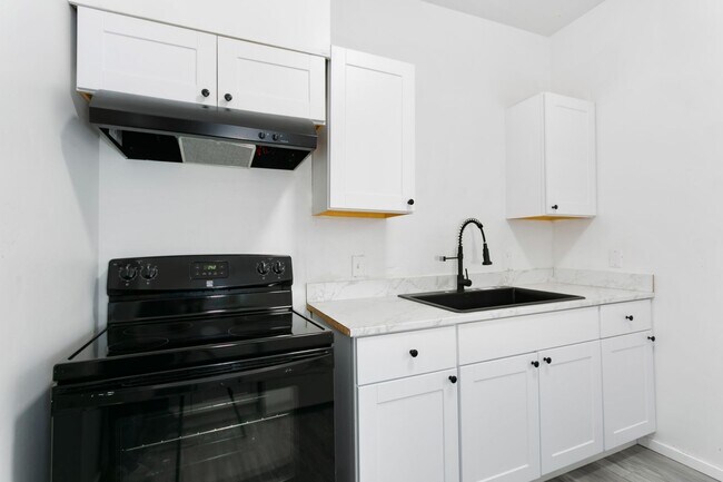 Building Photo - 5225 S Tacoma Way