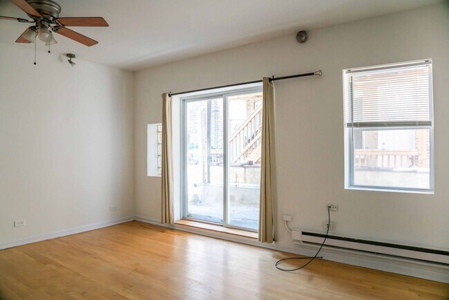Building Photo - Uptown / Buena Park - 1 Bed / 1 Bath - Out...