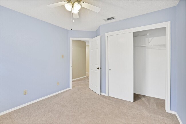 Building Photo - 2118 Churchill Downs Dr