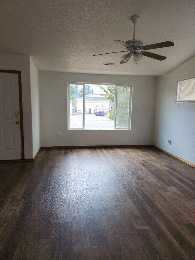 Building Photo - 4462 Live Oak St