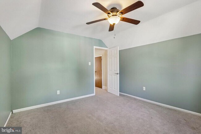 Building Photo - 608 Orchard Ct