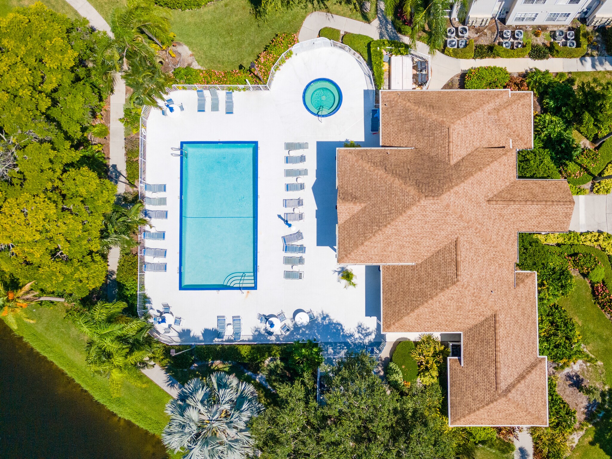 Building Photo - 850 S Tamiami Trl