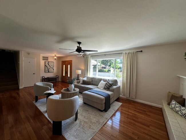 Building Photo - 2172 La Salle Dr