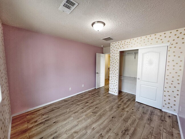 Building Photo - 11019 Marina Gate Trail NE