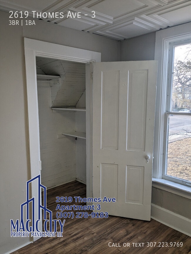 Building Photo - 2619 Thomes Ave