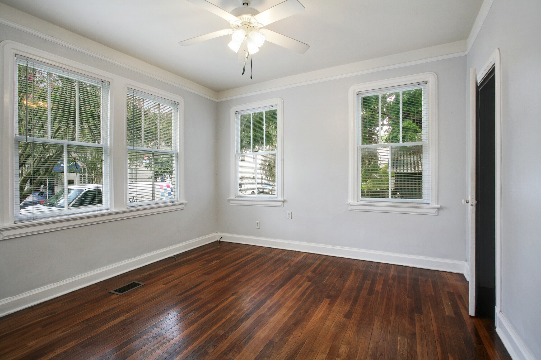 Building Photo - 2102 S Carrollton Ave