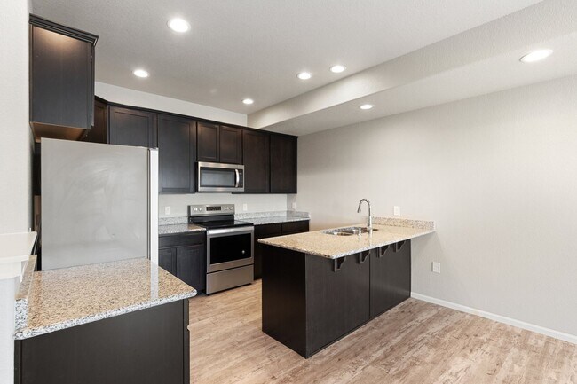 Building Photo - Beautiful 3-bedroom, 3-bathroom townhome located in Lorson Ranch!!