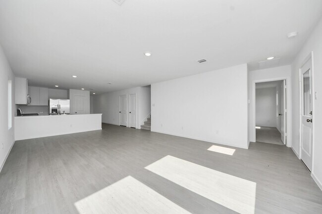 Building Photo - 25524 Roy Rogers Rd