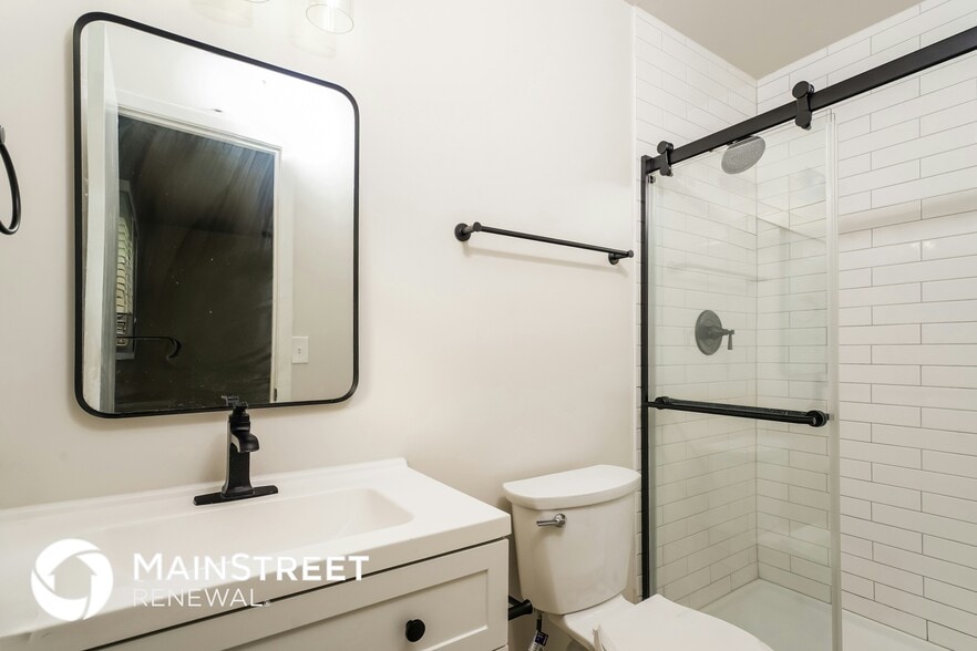 Building Photo - 623 Riverside Dr