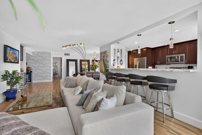 Building Photo - 1370 S Ocean Blvd
