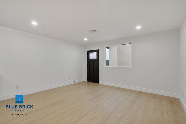 Building Photo - 2708 Cochran Ave