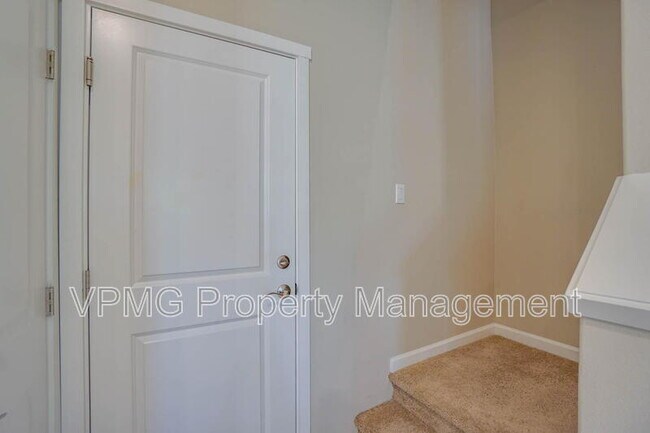 Building Photo - 7104 NE 155th Pl