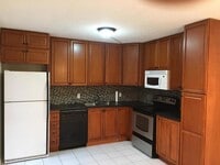 Building Photo - 1521 15th Ln