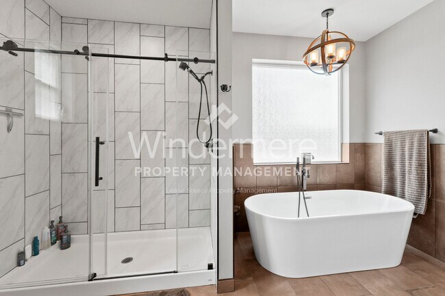 Building Photo - * Coming Soon 08/15/2025*Furnished Executi...