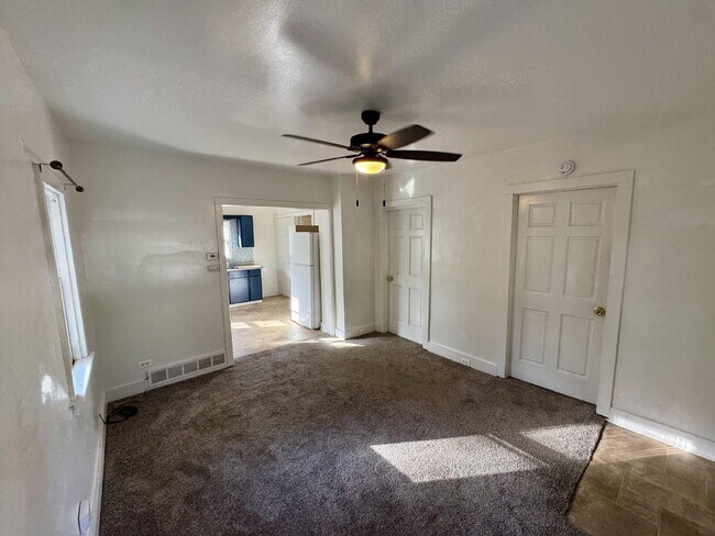 Building Photo - 2 Bedroom Home with Partially Finished Bas...