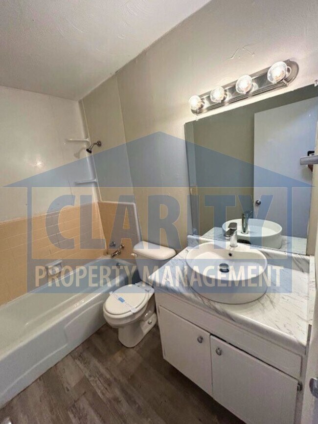 Building Photo - 1705 Clemmer St NE