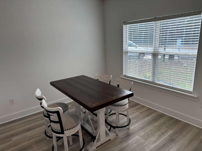 Building Photo - 157 Blooming Cv