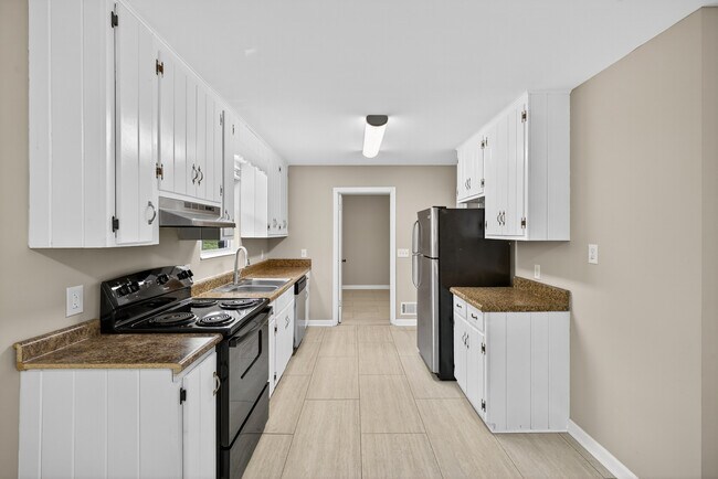 Building Photo - 2327 Mura Dr