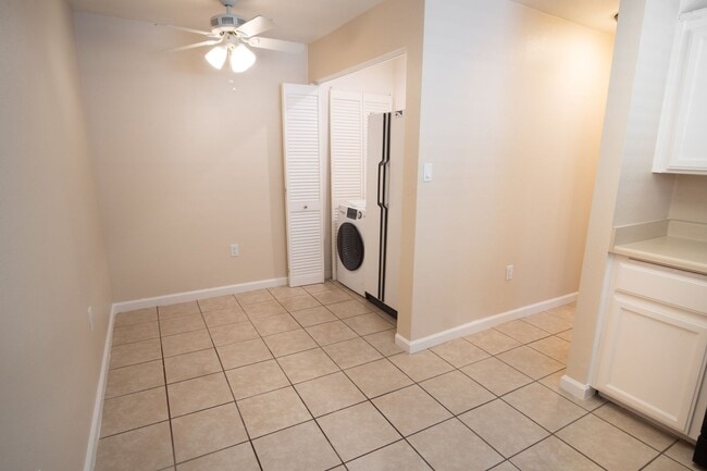 Building Photo - 150 S Lincoln St