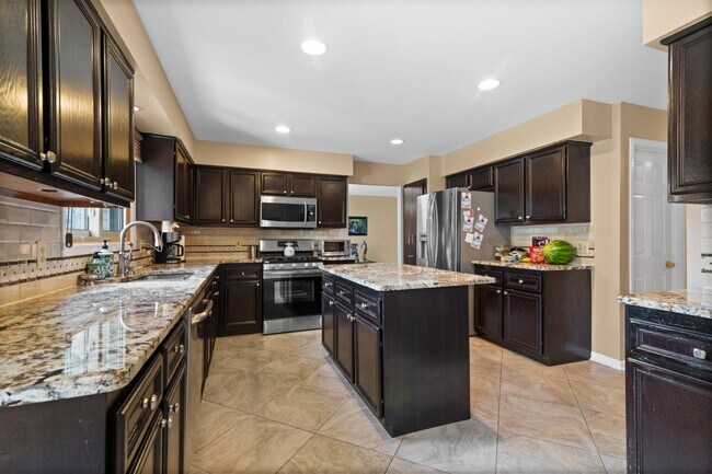 Building Photo - 6710 Westpointe Dr