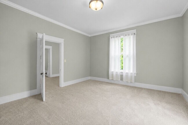 Building Photo - Timeless Ghent Home features charm and elegance in Historic Stockley Gardens