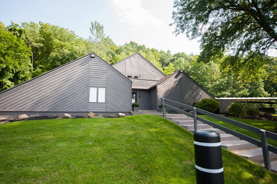 Building Photo - 260 Hogan Rd